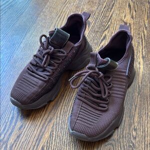 B3 Steve Madden Women’s 7.5 Dark Purple Burgundy Knit Athletic Shoes